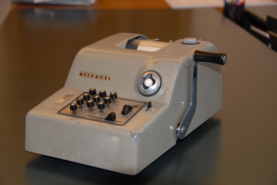 Studio Polito - la storica calcolatrice Olivetti del 1964